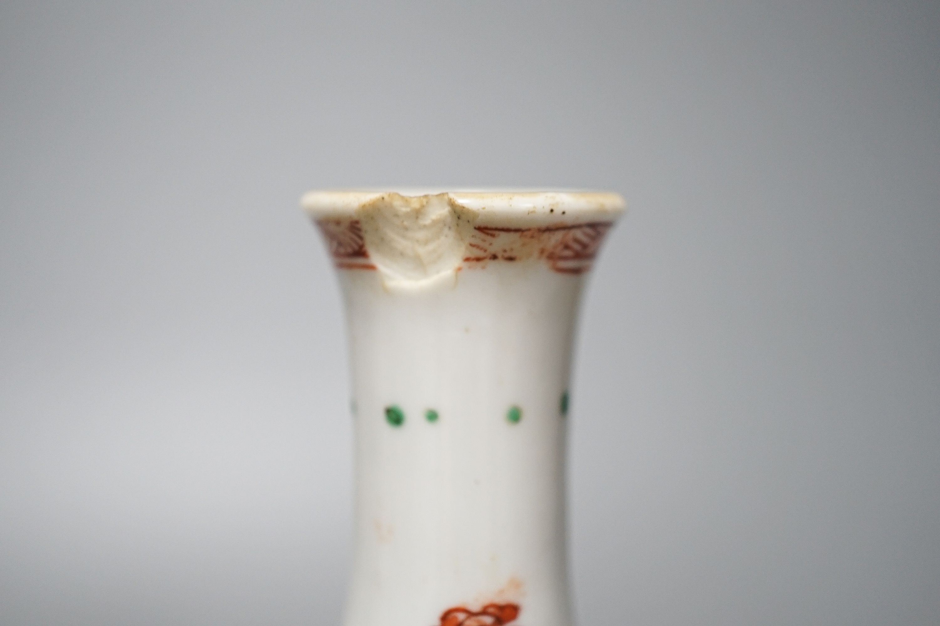 Two Chinese famille verte bottle vases, Kangxi period. 17cm